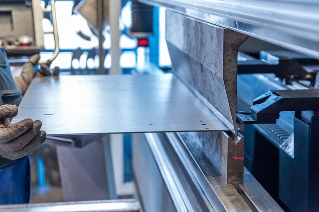 CNC tube bending machine